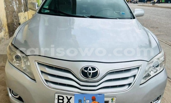 Ra Àlòkù Toyota Camry Silver Ọkọ̀ in Abomey Calavi ni Benin Ra Àlòkù Toyota Camry Silver Ọkọ̀ in Abomey Calavi ni Benin