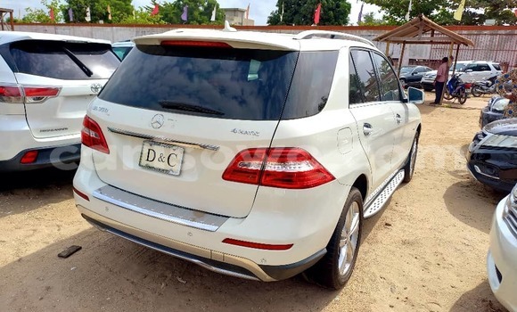 Acheter Occasion Voiture Mercedes-Benz ML–Class Blanc à Cotonou, Benin