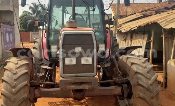 Ra Àlòkù Komatsu D31S Red Ọkọ̀ akẹ́rù ńlá in Porto Novo ni Benin Ra Àlòkù Komatsu D31S Red Ọkọ̀ akẹ́rù ńlá in Porto Novo ni Benin