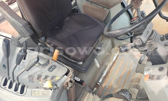 Ra Àlòkù Komatsu D31S Red Ọkọ̀ akẹ́rù ńlá in Porto Novo ni Benin Ra Àlòkù Komatsu D31S Red Ọkọ̀ akẹ́rù ńlá in Porto Novo ni Benin