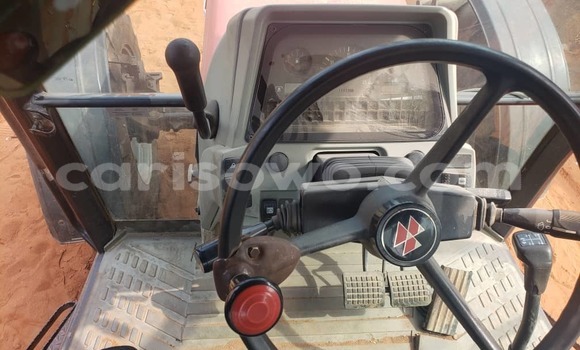 Ra Àlòkù Komatsu D31S Red Ọkọ̀ akẹ́rù ńlá in Porto Novo ni Benin Ra Àlòkù Komatsu D31S Red Ọkọ̀ akẹ́rù ńlá in Porto Novo ni Benin