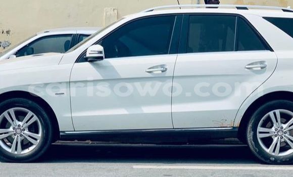 Acheter Occasion Voiture Mercedes-Benz ML–Class Blanc à Abomey Calavi, Benin Acheter Occasion Voiture Mercedes-Benz ML–Class Blanc à Abomey Calavi, Benin