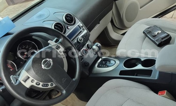 Ra Àlòkù Nissan Rogue funfun Ọkọ̀ in Cotonou ni Benin Ra Àlòkù Nissan Rogue funfun Ọkọ̀ in Cotonou ni Benin