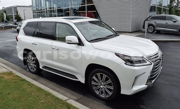 Acheter Occasion Voiture Lexus LX Blanc à Bembèrèkè au Benin Acheter Occasion Voiture Lexus LX Blanc à Bembèrèkè au Benin