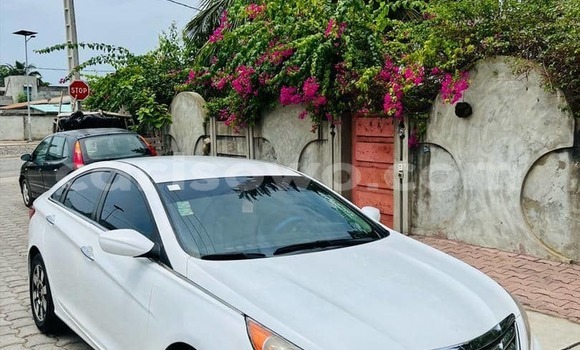 Sayi Na hannu Hyundai Sonata White Mota in Abomey Calavi a Benin