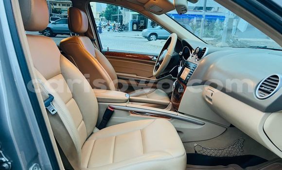 Ra Àlòkù Mercedes-Benz ML–Class Silver Ọkọ̀ in Cotonou ni Benin Ra Àlòkù Mercedes-Benz ML–Class Silver Ọkọ̀ in Cotonou ni Benin