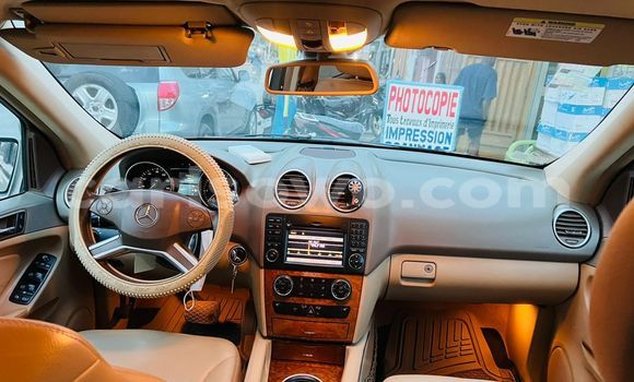 Ra Àlòkù Mercedes-Benz ML–Class Silver Ọkọ̀ in Cotonou ni Benin Ra Àlòkù Mercedes-Benz ML–Class Silver Ọkọ̀ in Cotonou ni Benin