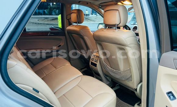 Ra Àlòkù Mercedes-Benz ML–Class Silver Ọkọ̀ in Cotonou ni Benin Ra Àlòkù Mercedes-Benz ML–Class Silver Ọkọ̀ in Cotonou ni Benin