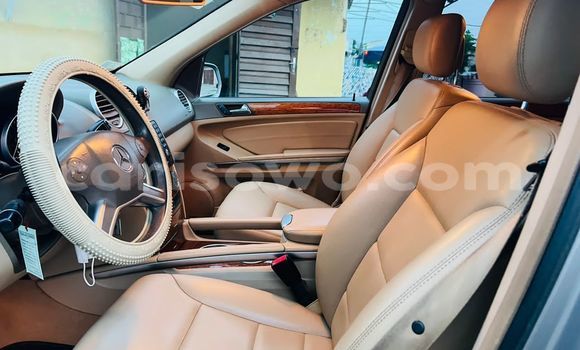 Ra Àlòkù Mercedes-Benz ML–Class Silver Ọkọ̀ in Cotonou ni Benin Ra Àlòkù Mercedes-Benz ML–Class Silver Ọkọ̀ in Cotonou ni Benin