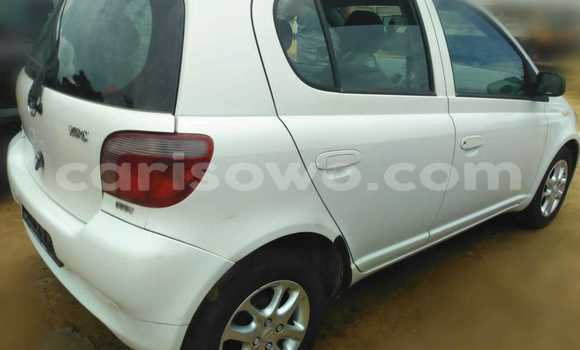 Ra Àlòkù Toyota Yaris Verso funfun Ọkọ̀ in Cotonou ni Benin Ra Àlòkù Toyota Yaris Verso funfun Ọkọ̀ in Cotonou ni Benin