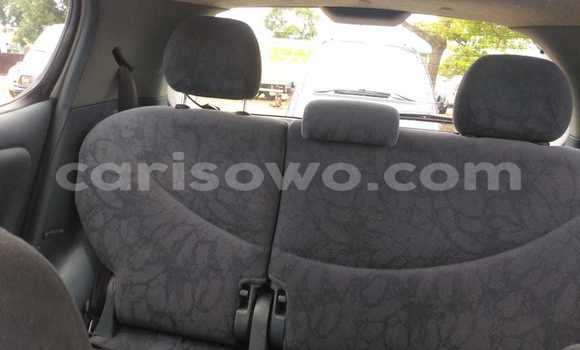 Ra Àlòkù Toyota Yaris Verso funfun Ọkọ̀ in Cotonou ni Benin Ra Àlòkù Toyota Yaris Verso funfun Ọkọ̀ in Cotonou ni Benin