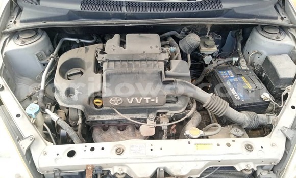 Ra Àlòkù Toyota Yaris Silver Ọkọ̀ in Cotonou ni Benin Ra Àlòkù Toyota Yaris Silver Ọkọ̀ in Cotonou ni Benin
