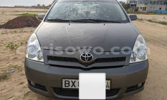 Sayi Na hannu Toyota Corolla Verso Brown Mota in Cotonou a Benin
