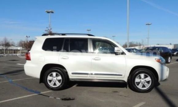 Acheter Occasion Voiture Toyota Land Cruiser Blanc à Cotonou, Benin Acheter Occasion Voiture Toyota Land Cruiser Blanc à Cotonou, Benin