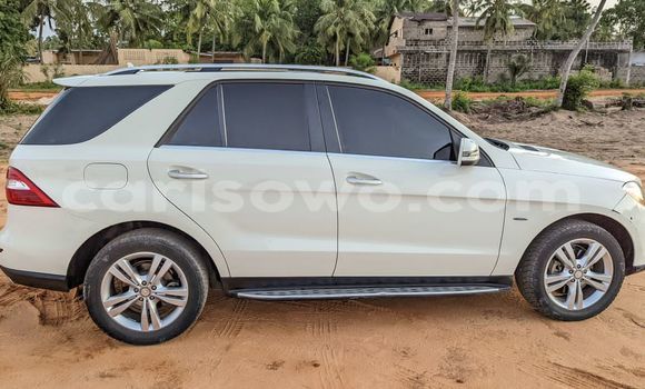 Acheter Occasion Voiture Mercedes-Benz ML–Class Blanc à Cotonou, Benin
