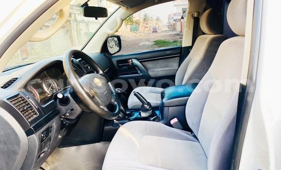 Acheter Occasion Voiture Toyota Land Cruiser Prado Blanc à Abomey Calavi, Benin Acheter Occasion Voiture Toyota Land Cruiser Prado Blanc à Abomey Calavi, Benin