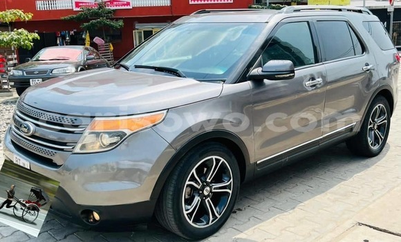 Acheter Occasion Voiture Ford Explorer Gris à Cotonou, Benin Acheter Occasion Voiture Ford Explorer Gris à Cotonou, Benin