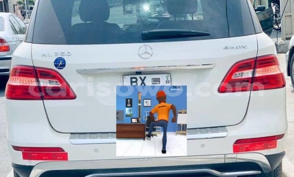 Acheter Occasion Voiture Mercedes-Benz ML–Class Blanc à Cotonou, Benin