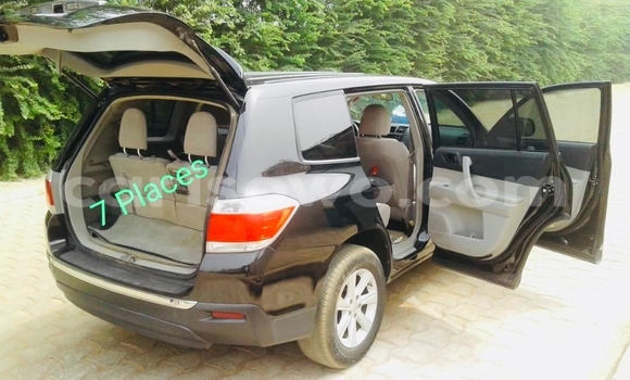 Sayi Na hannu Toyota Highlander Brown Mota in Cotonou a Benin Sayi Na hannu Toyota Highlander Brown Mota in Cotonou a Benin