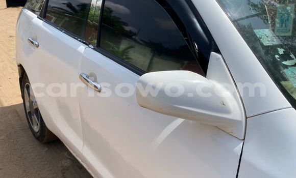 Buy Used Toyota Matrix White Car in Cotonou in Benign