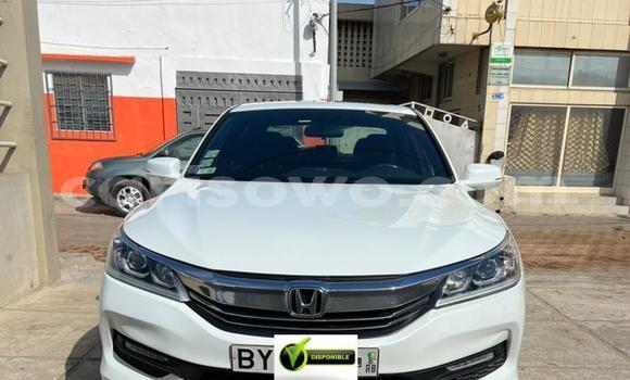 Ra Àlòkù Honda Accord funfun Ọkọ̀ in Cotonou ni Benin Ra Àlòkù Honda Accord funfun Ọkọ̀ in Cotonou ni Benin