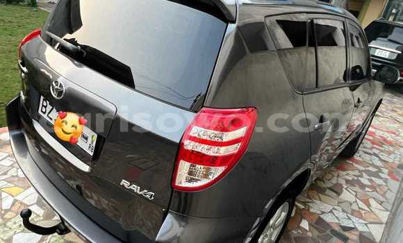 Ra Àlòkù Toyota RAV4 Black Ọkọ̀ in Cotonou ni Benin Ra Àlòkù Toyota RAV4 Black Ọkọ̀ in Cotonou ni Benin