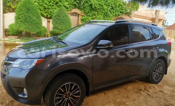 Sayi Na hannu Toyota RAV4 Azurfa Mota in Cotonou a Benin