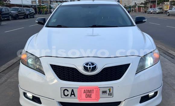Sayi Sabo Toyota Camry White Mota in Cotonou a Benin