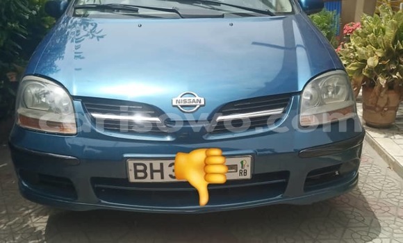 Sayi Na hannu Nissan Almera Tino Blue Mota in Cotonou a Benin Sayi Na hannu Nissan Almera Tino Blue Mota in Cotonou a Benin