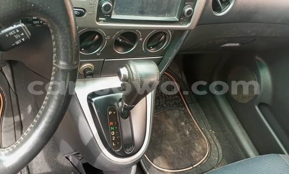 Sayi Na hannu Toyota Matrix Blue Mota in Cotonou a Benin Sayi Na hannu Toyota Matrix Blue Mota in Cotonou a Benin