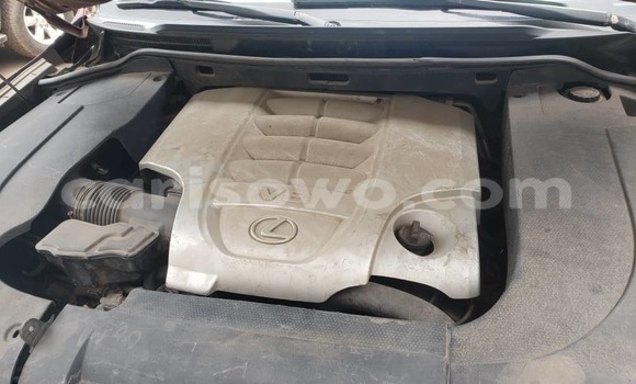 Sayi Na hannu Lexus LX 570 Red Mota in Cotonou a Benin Sayi Na hannu Lexus LX 570 Red Mota in Cotonou a Benin