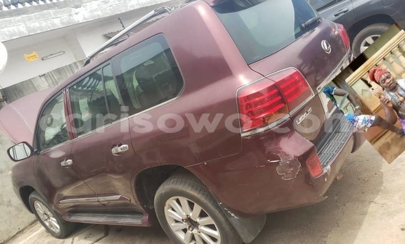 Sayi Na hannu Lexus LX 570 Red Mota in Cotonou a Benin Sayi Na hannu Lexus LX 570 Red Mota in Cotonou a Benin