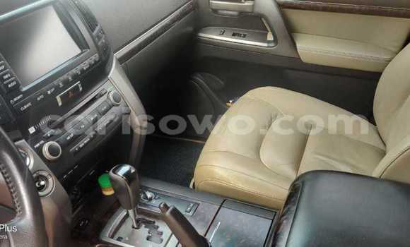 Ra Àlòkù Toyota Land Cruiser funfun Ọkọ̀ in Cotonou ni Benin Ra Àlòkù Toyota Land Cruiser funfun Ọkọ̀ in Cotonou ni Benin