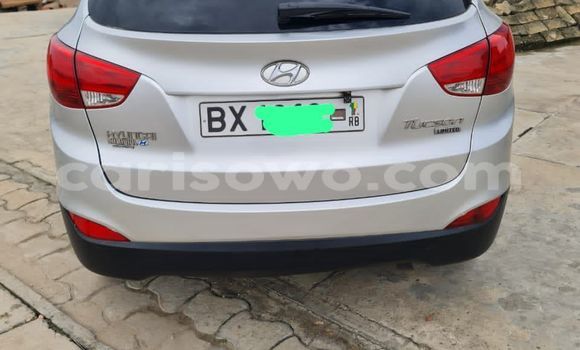 Sayi Na hannu Hyundai Tucson Azurfa Mota in Cotonou a Benin Sayi Na hannu Hyundai Tucson Azurfa Mota in Cotonou a Benin