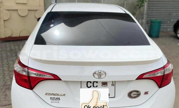 Acheter Occasion Voiture Toyota Corolla Blanc à Cotonou, Benin