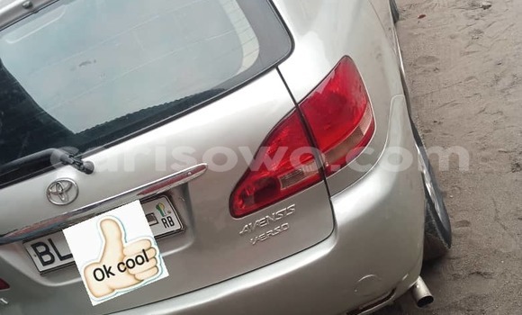 Acheter Occasion Voiture Toyota Avensis Verso Gris à Cotonou, Benin