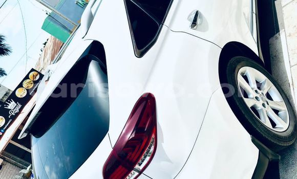 Ra Àlòkù Lexus RX 350 funfun Ọkọ̀ in Cotonou ni Benin Ra Àlòkù Lexus RX 350 funfun Ọkọ̀ in Cotonou ni Benin