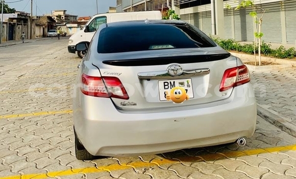 Sayi Na hannu Toyota Camry Azurfa Mota in Cotonou a Benin