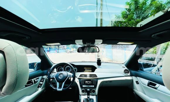 Sayi Na hannu Mercedes-Benz C-klasse Azurfa Mota in Cotonou a Benin Sayi Na hannu Mercedes-Benz C-klasse Azurfa Mota in Cotonou a Benin