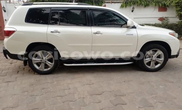Sayi Na hannu Toyota Highlander White Mota in Cotonou a Benin Sayi Na hannu Toyota Highlander White Mota in Cotonou a Benin