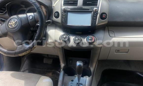 Sayi Na hannu Toyota RAV4 Blue Mota in Cotonou a Benin Sayi Na hannu Toyota RAV4 Blue Mota in Cotonou a Benin