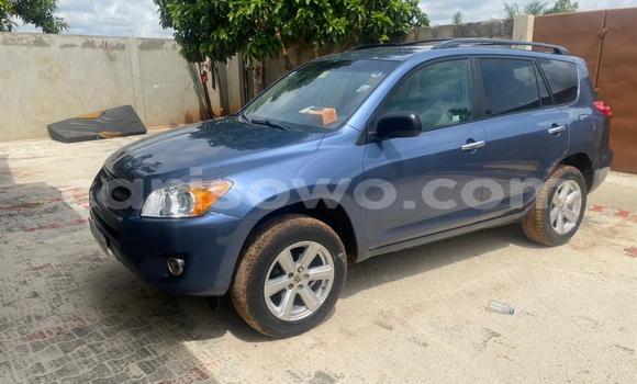 Sayi Na hannu Toyota RAV4 Blue Mota in Cotonou a Benin Sayi Na hannu Toyota RAV4 Blue Mota in Cotonou a Benin