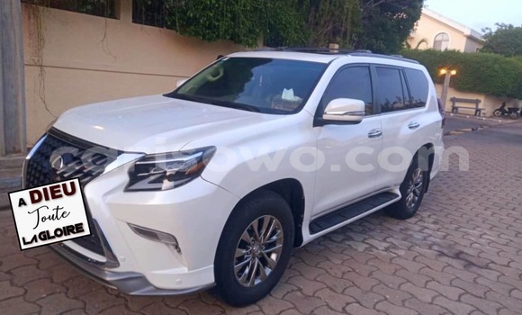 Ra Àlòkù Lexus GX funfun Ọkọ̀ in Cotonou ni Benin