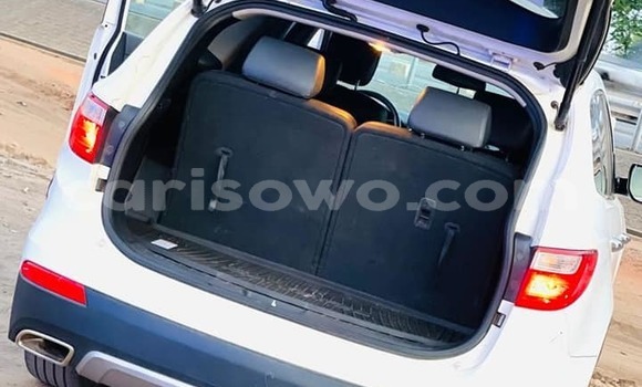 Acheter Occasion Voiture Hyundai Santa Fe Blanc à Porto Novo, Benin Acheter Occasion Voiture Hyundai Santa Fe Blanc à Porto Novo, Benin
