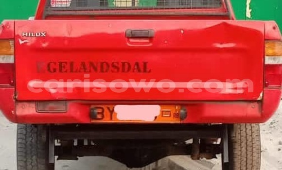 Acheter Occasion Voiture Toyota Hilux Rouge à Cotonou, Benin Acheter Occasion Voiture Toyota Hilux Rouge à Cotonou, Benin