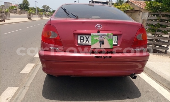 Acheter Occasion Voiture Toyota Avensis Rouge à Cotonou, Benin