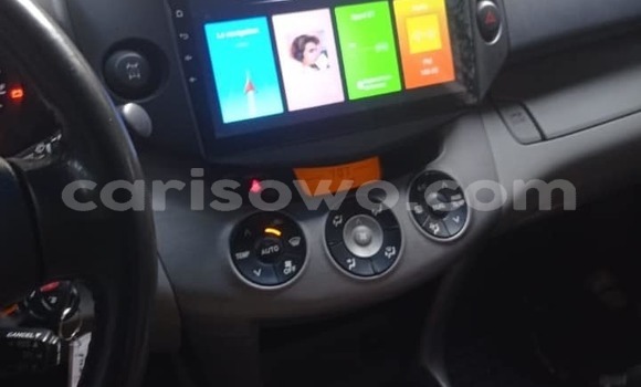 Ra Àlòkù Toyota RAV4 Blue Ọkọ̀ in Cotonou ni Benin Ra Àlòkù Toyota RAV4 Blue Ọkọ̀ in Cotonou ni Benin
