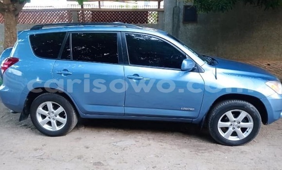 Ra Àlòkù Toyota RAV4 Blue Ọkọ̀ in Cotonou ni Benin Ra Àlòkù Toyota RAV4 Blue Ọkọ̀ in Cotonou ni Benin