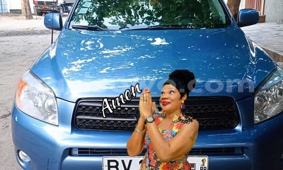 Ra Àlòkù Toyota RAV4 Blue Ọkọ̀ in Cotonou ni Benin Ra Àlòkù Toyota RAV4 Blue Ọkọ̀ in Cotonou ni Benin