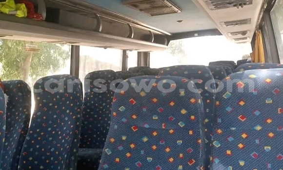 Sayi Na hannu Mercedes‒Benz Vito Azurfa Babbar mota in Cotonou a Benin Sayi Na hannu Mercedes‒Benz Vito Azurfa Babbar mota in Cotonou a Benin